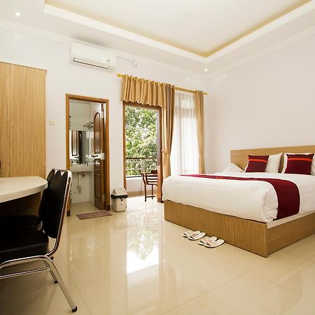 Banua Raya Homestay Yogyakarta Kültér fotó