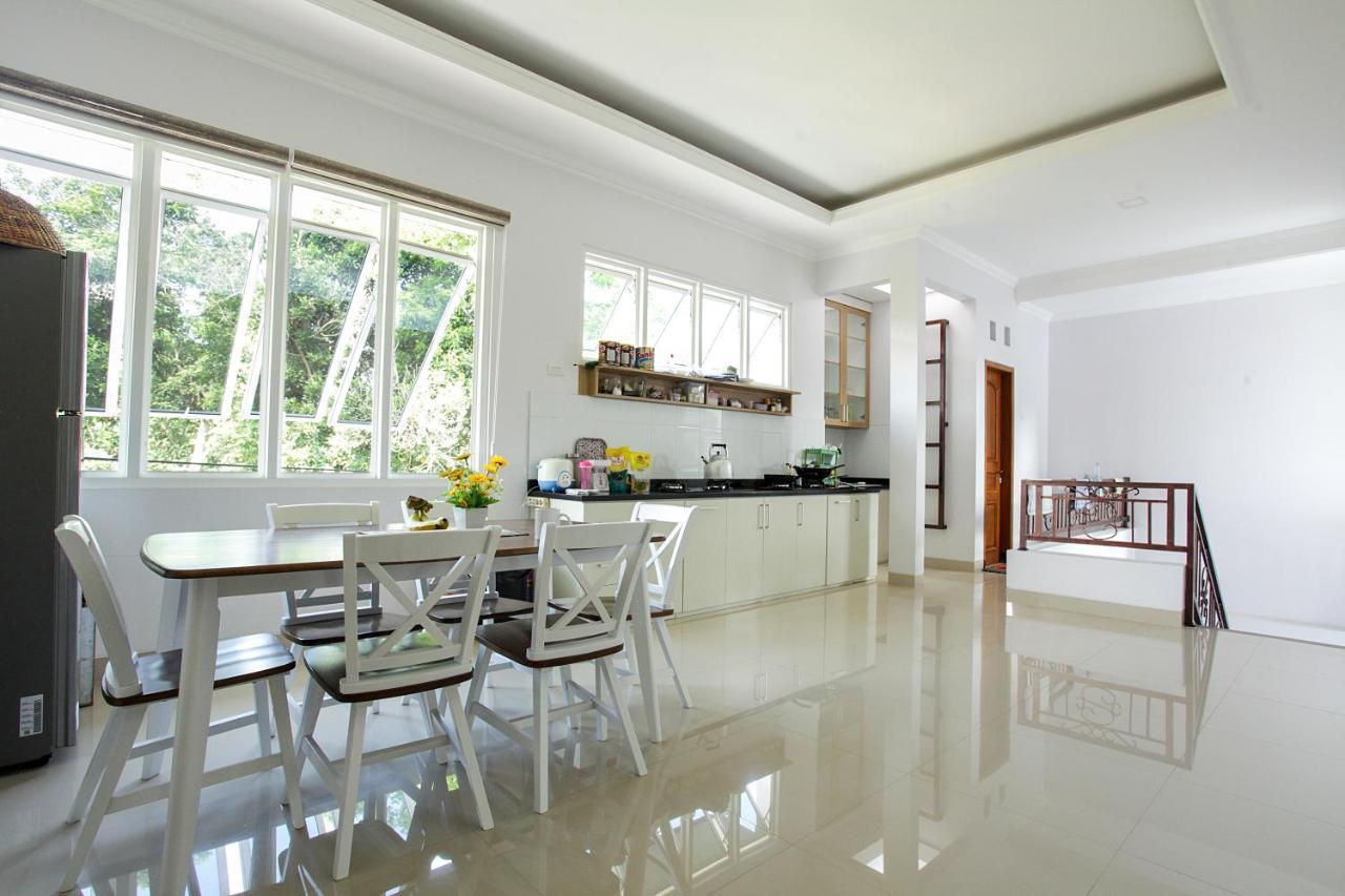Banua Raya Homestay Yogyakarta Kültér fotó