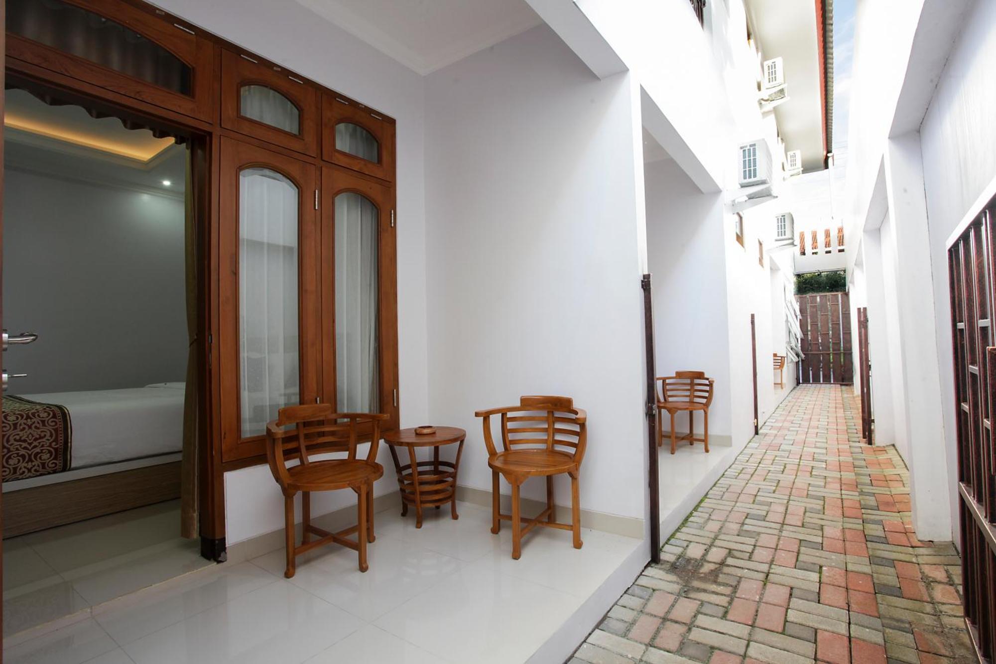 Banua Raya Homestay Yogyakarta Kültér fotó