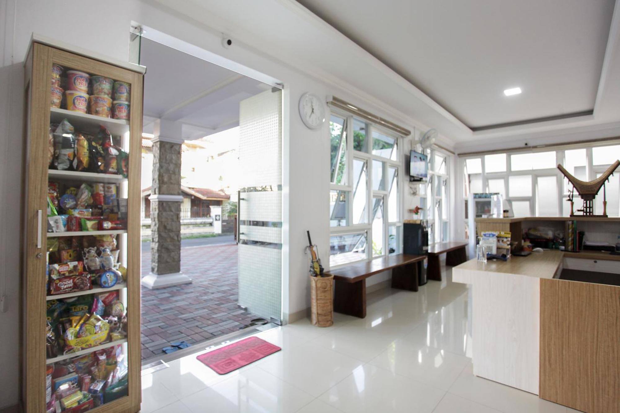 Banua Raya Homestay Yogyakarta Kültér fotó