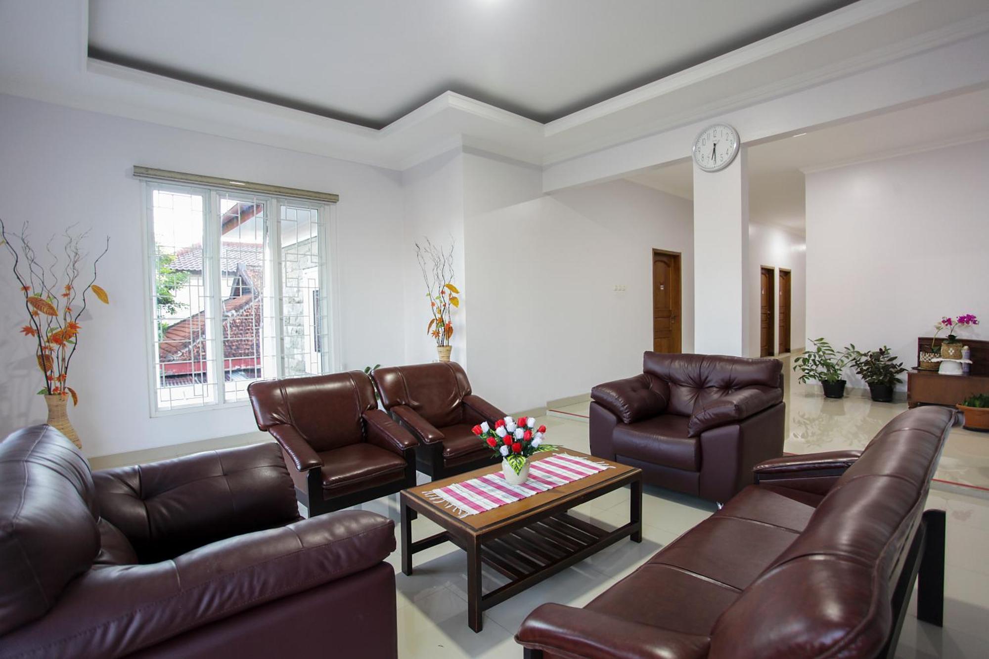 Banua Raya Homestay Yogyakarta Kültér fotó